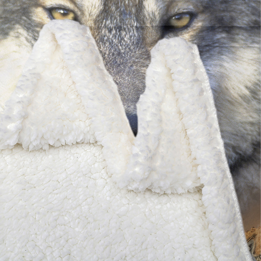 Cozy Wolf Sherpa Fleece Blanket – Soft Plush for Bed, Couch, Chair